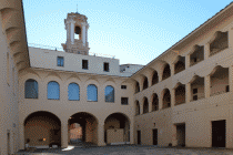 Cour du Palais des Gouverneurs